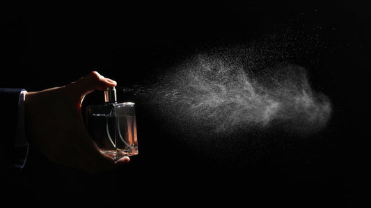 Perfumes Árabes vs. Occidentales: ¿Cuál Elegir y Por Qué?